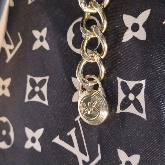 Nwot Micheal kors Pebble leather belt bag black - Picture 7 of 9